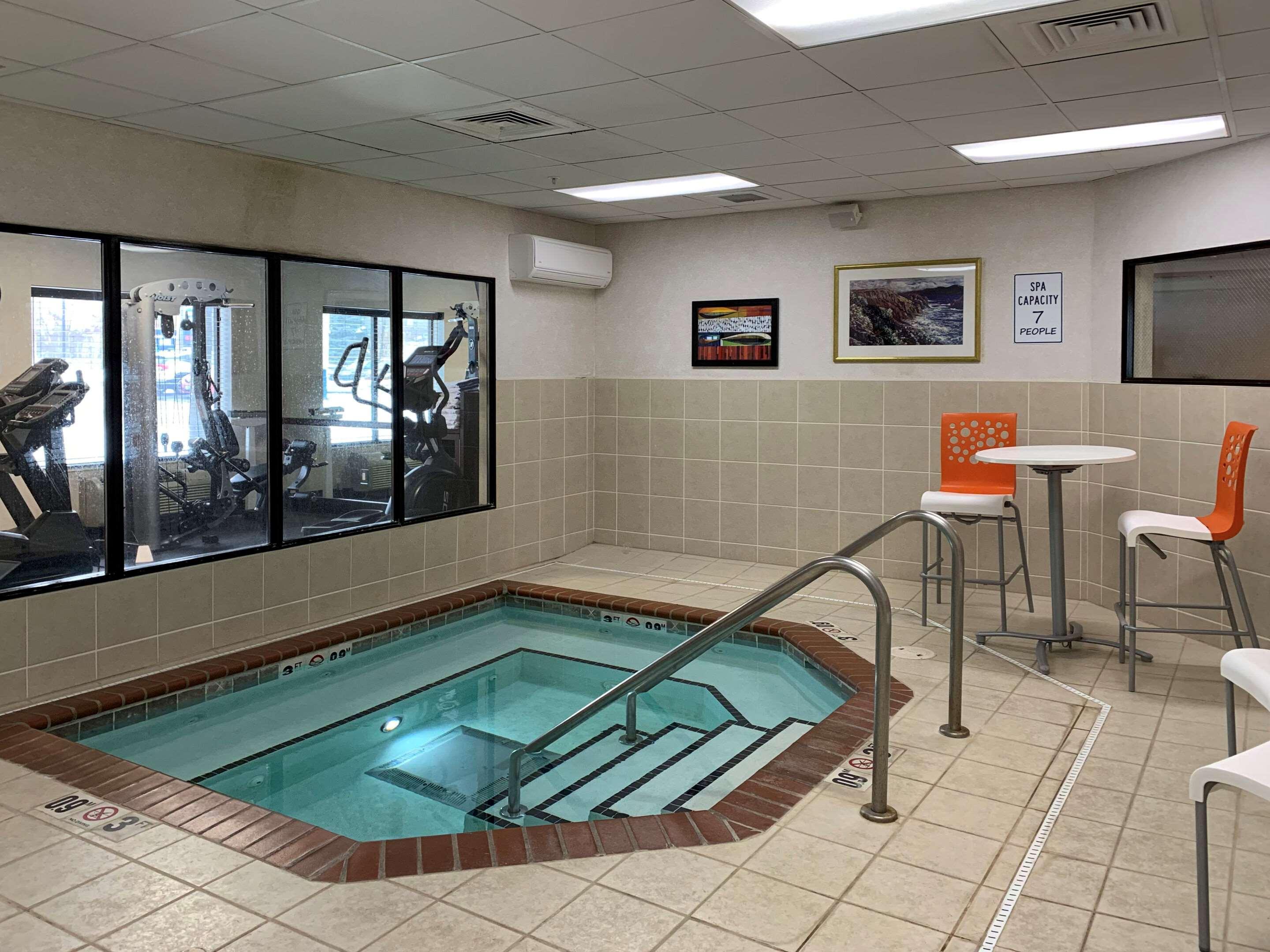 Comfort Inn Saint Paul East Oakdale Экстерьер фото